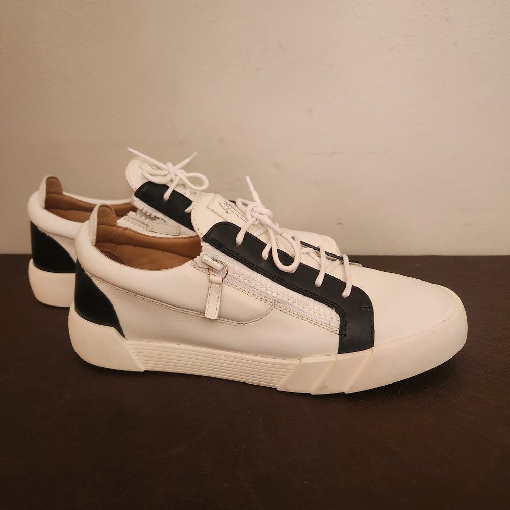 Giuseppe Zanotti low sneaker in size 11 (USA)